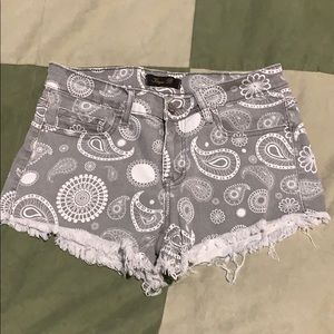 Gray pattern denim shorts size M (4)